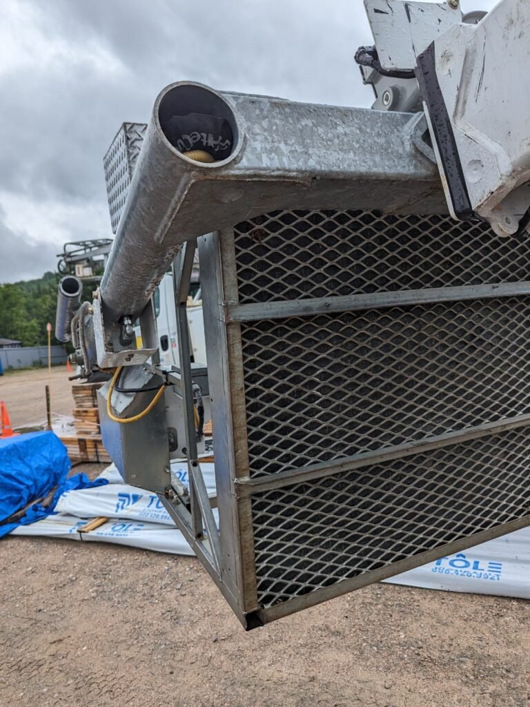 Réparation de nacelles élévatrices sur des camions spécialisés 3
